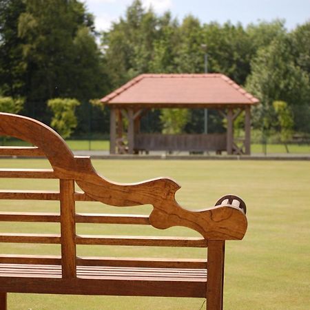 Hollicarrs Holiday Park - Hares Leap Riccall Экстерьер фото